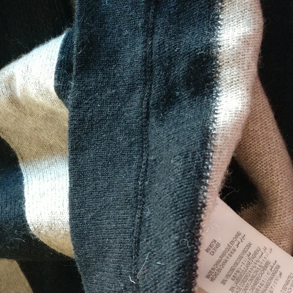 BCBG maxazria cropped light sweater - Picture 5 of 6